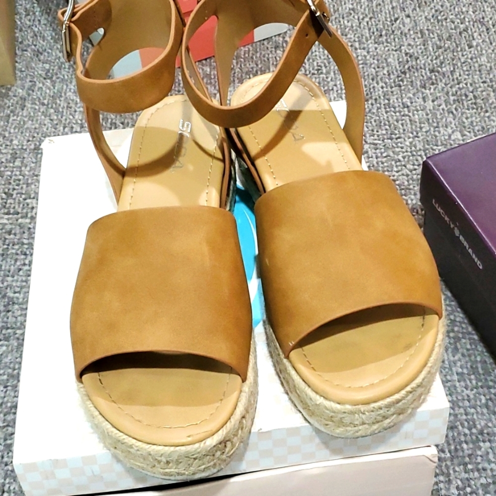 Wedge sandals